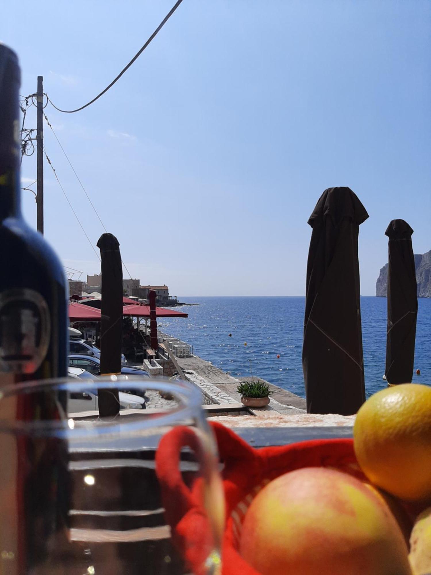 Pyrgoi Theodorakaki: O Gerolimenas Hotell Rum bild