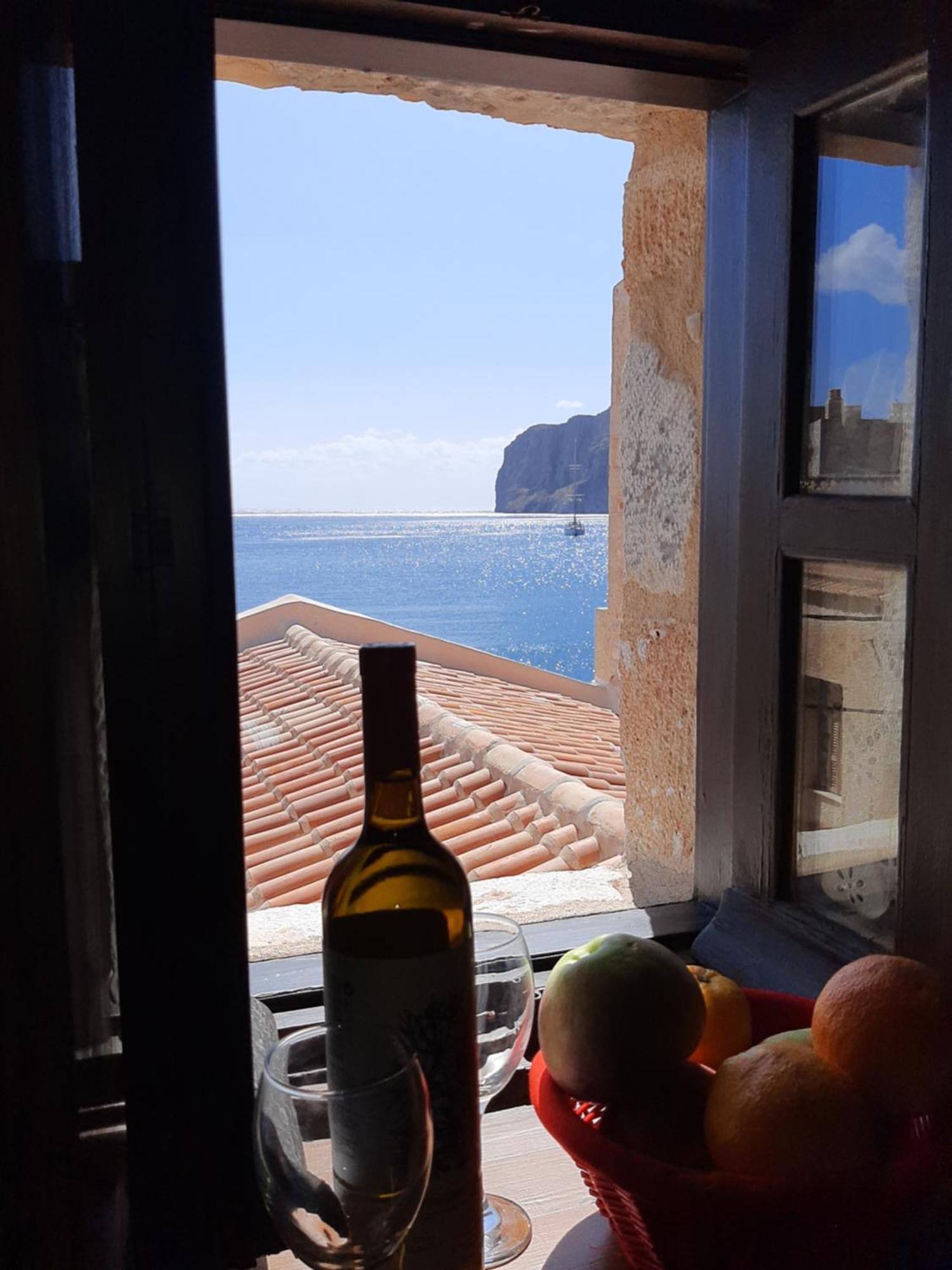 Pyrgoi Theodorakaki: O Gerolimenas Hotell Rum bild
