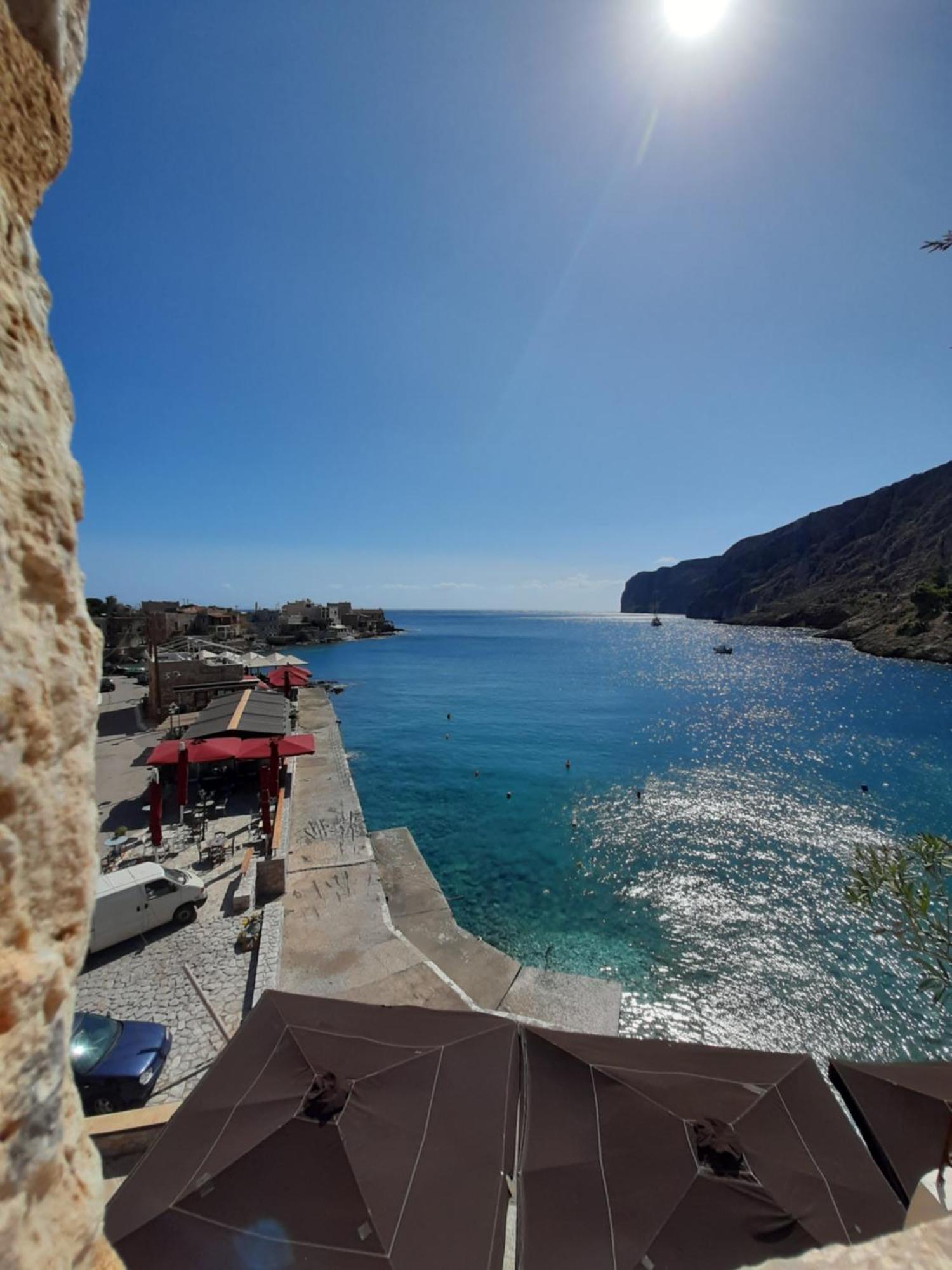 Pyrgoi Theodorakaki: O Gerolimenas Hotell Rum bild