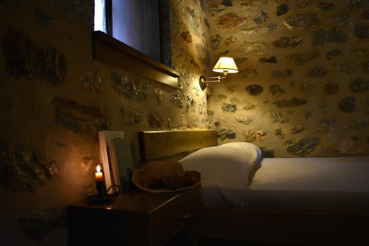 Pyrgoi Theodorakaki: O Gerolimenas Hotell Exteriör bild